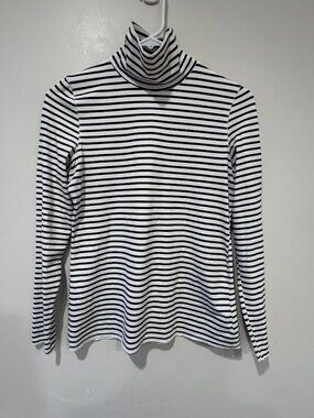 ZARA Black & White Striped Lightweight Turtleneck – Size M 🔥